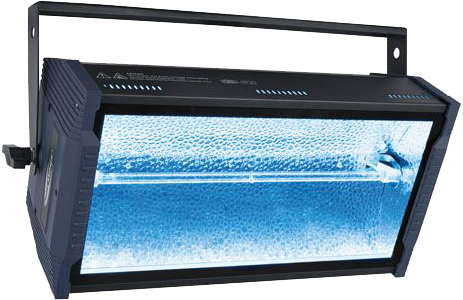 Strob titan de chez Showtec